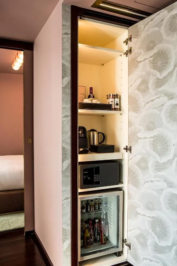 Hotel Du Rond-Point Des Champs-Elysees - Esprit De France Paris 4*,  France