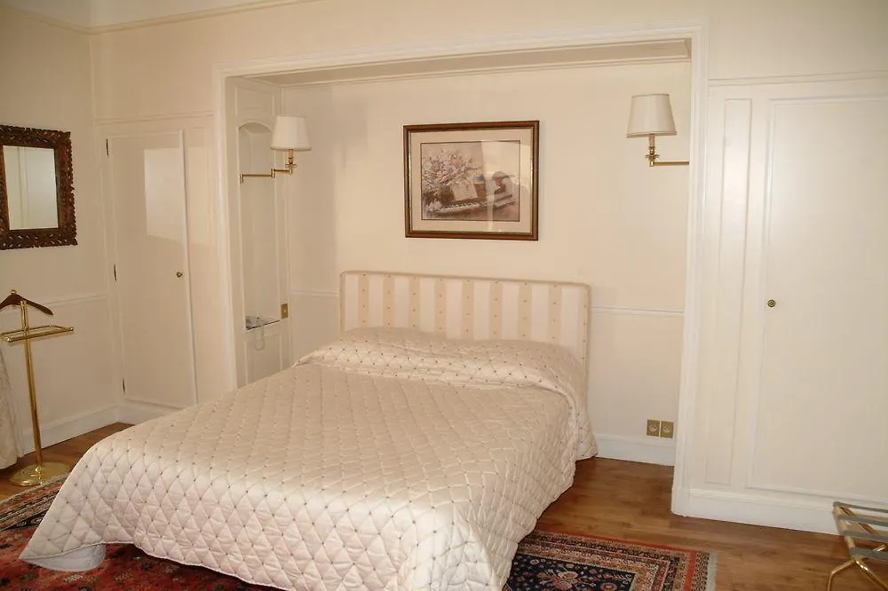 Hotel Du Rond-Point Des Champs-Elysees - Esprit De France Paris