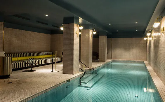 Hotel Du Rond-Point Des Champs-Elysees - Esprit De France Paris 4*,